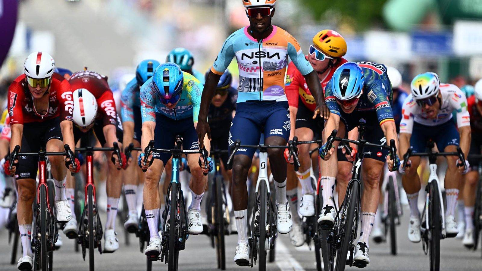 Winner Eritrean Biniam Girmay of NSN Cycling Team and Belgian Tim Merlier during the final sprint of stage 1 of the Baloise Belgium Tour cycling race, 187,9 km with start and finish in Scherpenheuvel-Zichem, Wednesday 17 June 2026. The Baloise Belgium Tour takes place from 17 to 21 June.BELGA PHOTO JASPER JACOBS